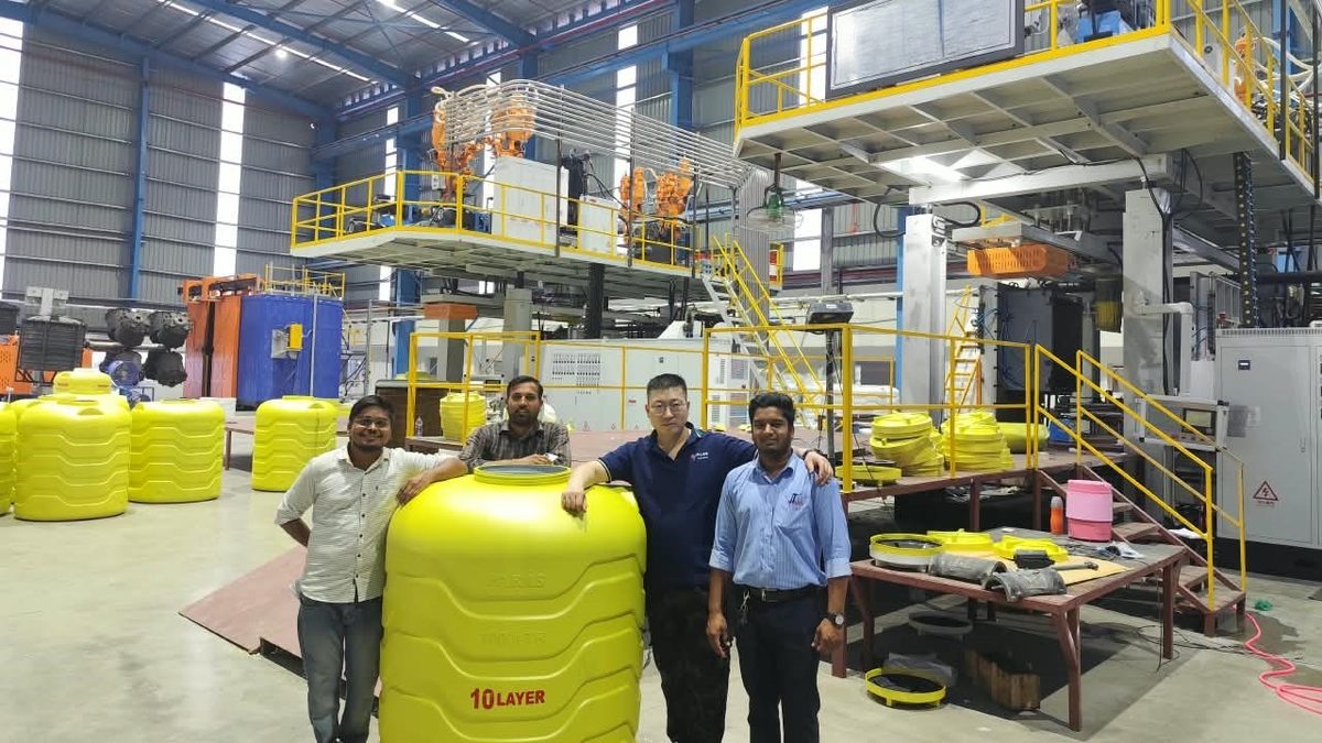 Handover · tanks off the line